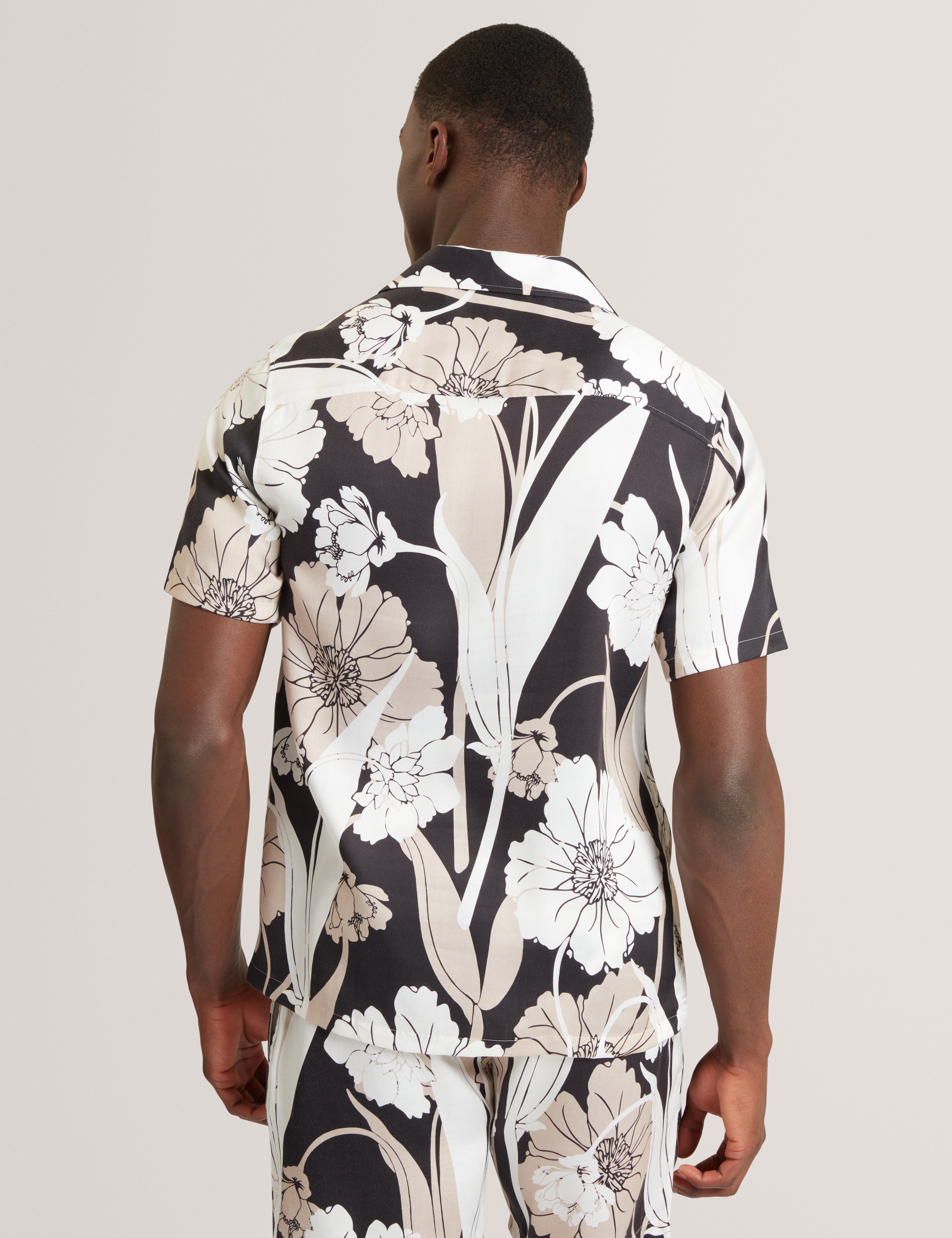 Thorgan Short Sleeve Regular Bold Floral Stone