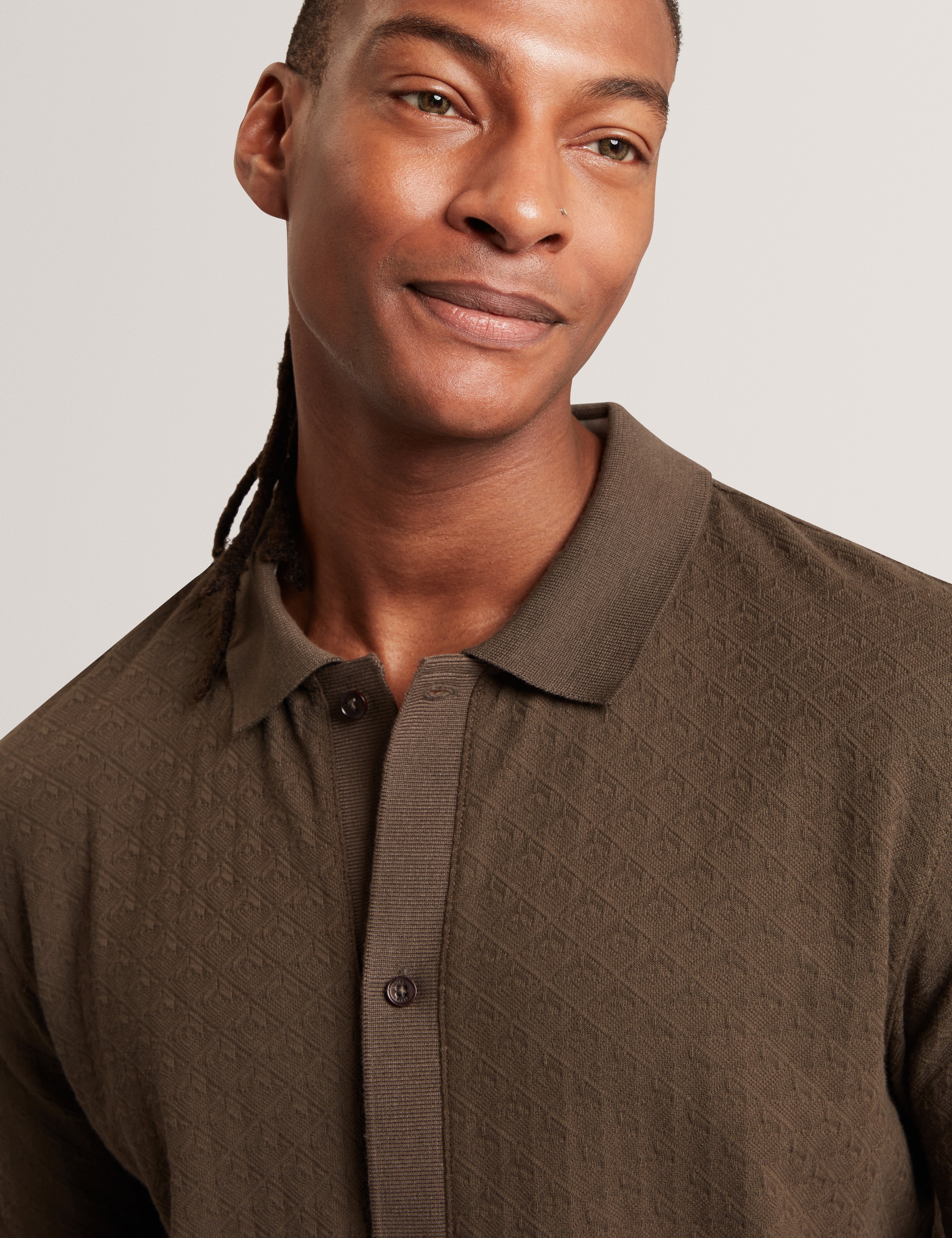 Doltten Short Sleeve Textured Button Through Polo Dk-Brown