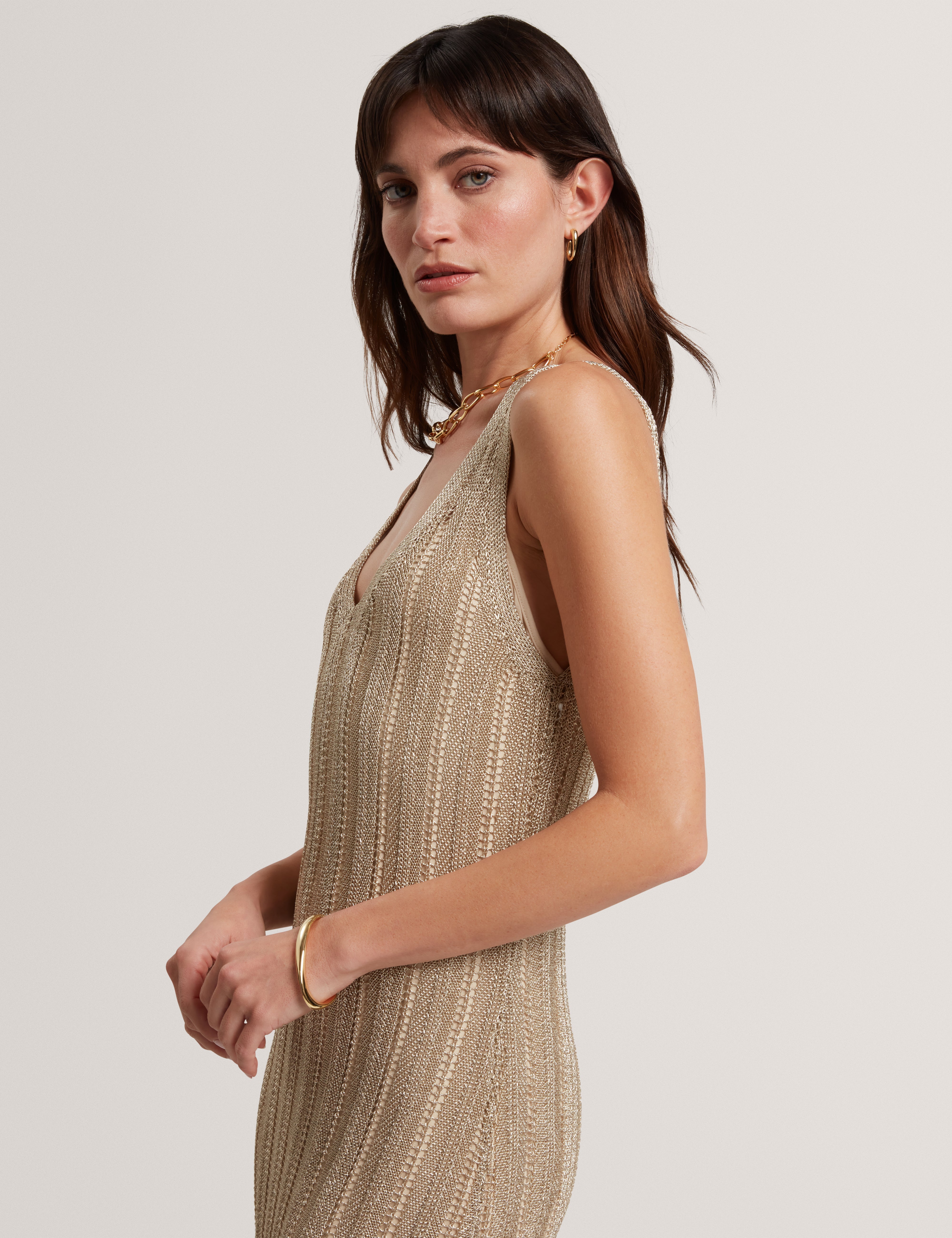 فستان ليلياني ميدي محبوك ذهبي اللون