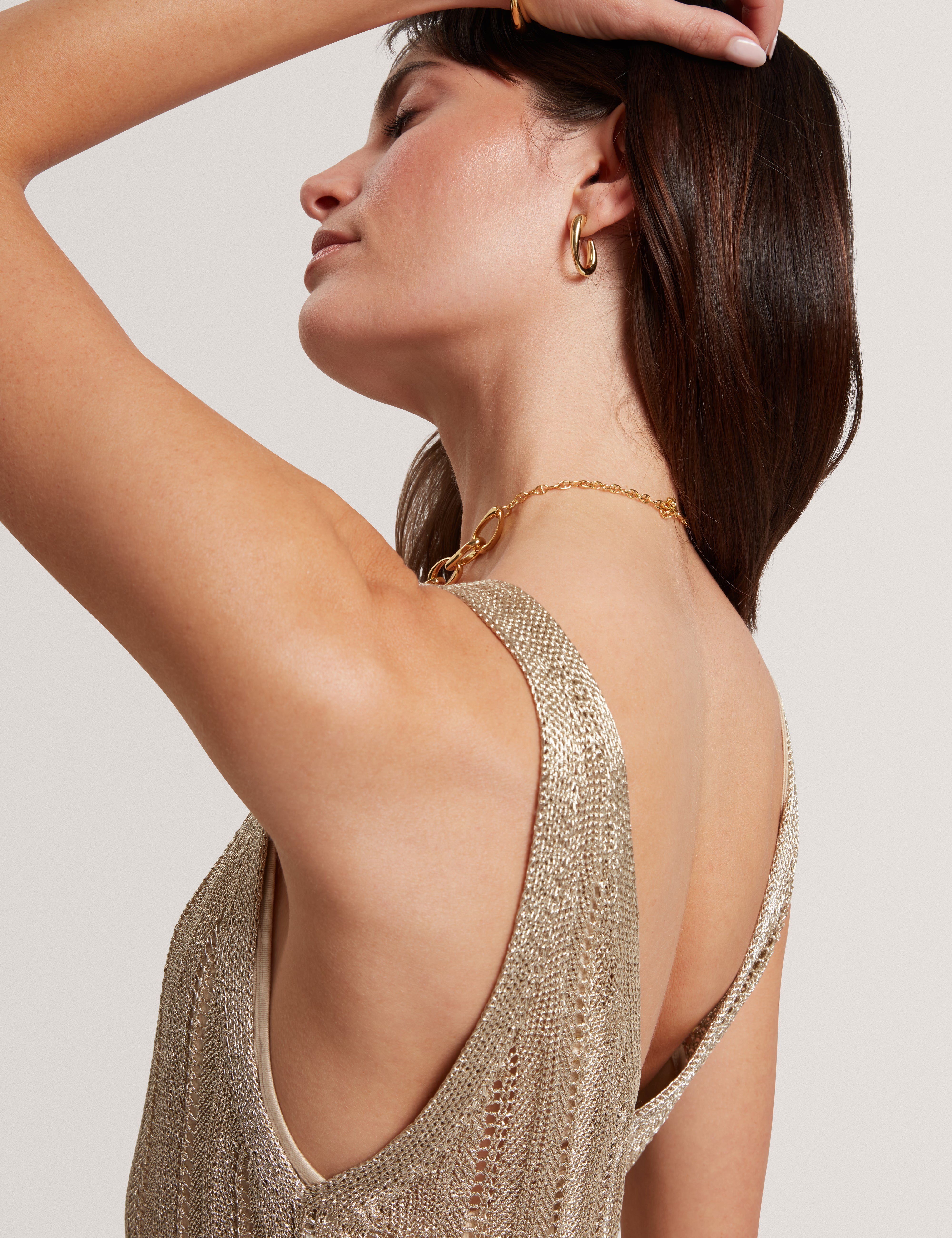 فستان ليلياني ميدي محبوك ذهبي اللون