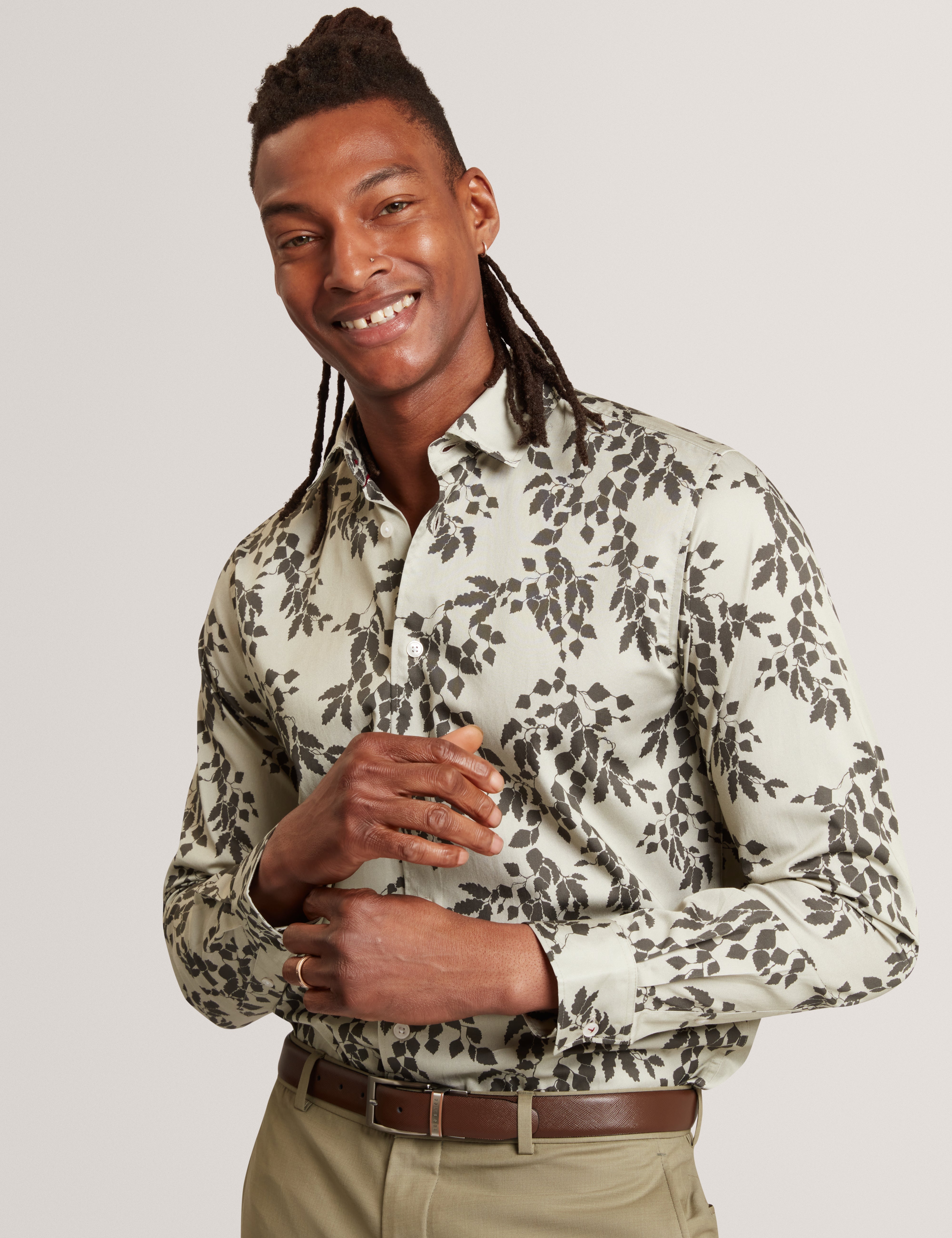 Dornan Ls Regular Shadow Leaf Print أخضر فاتح
