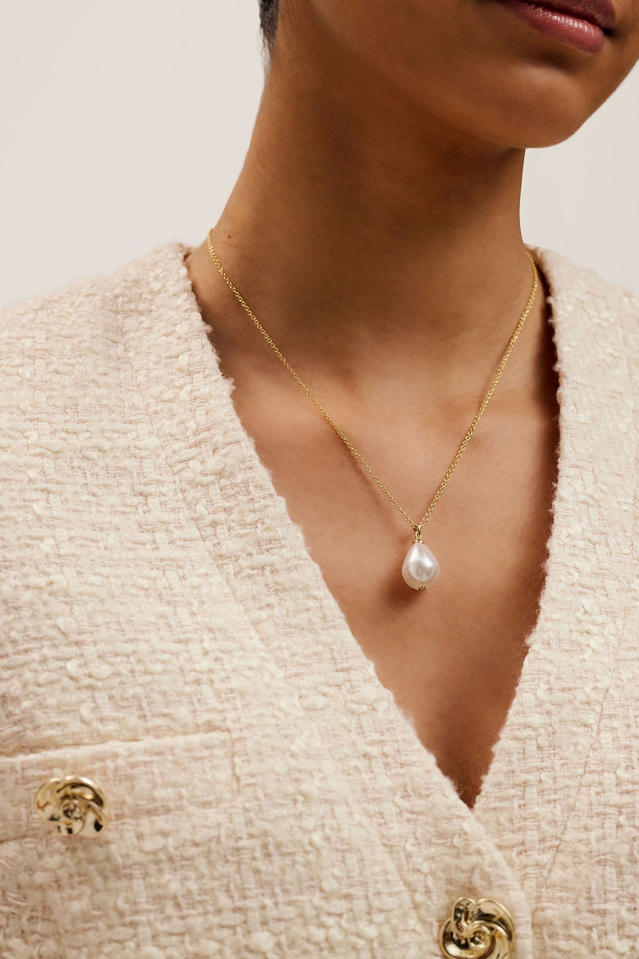 Parmlia Pearly Chain Pendant Necklace Gold