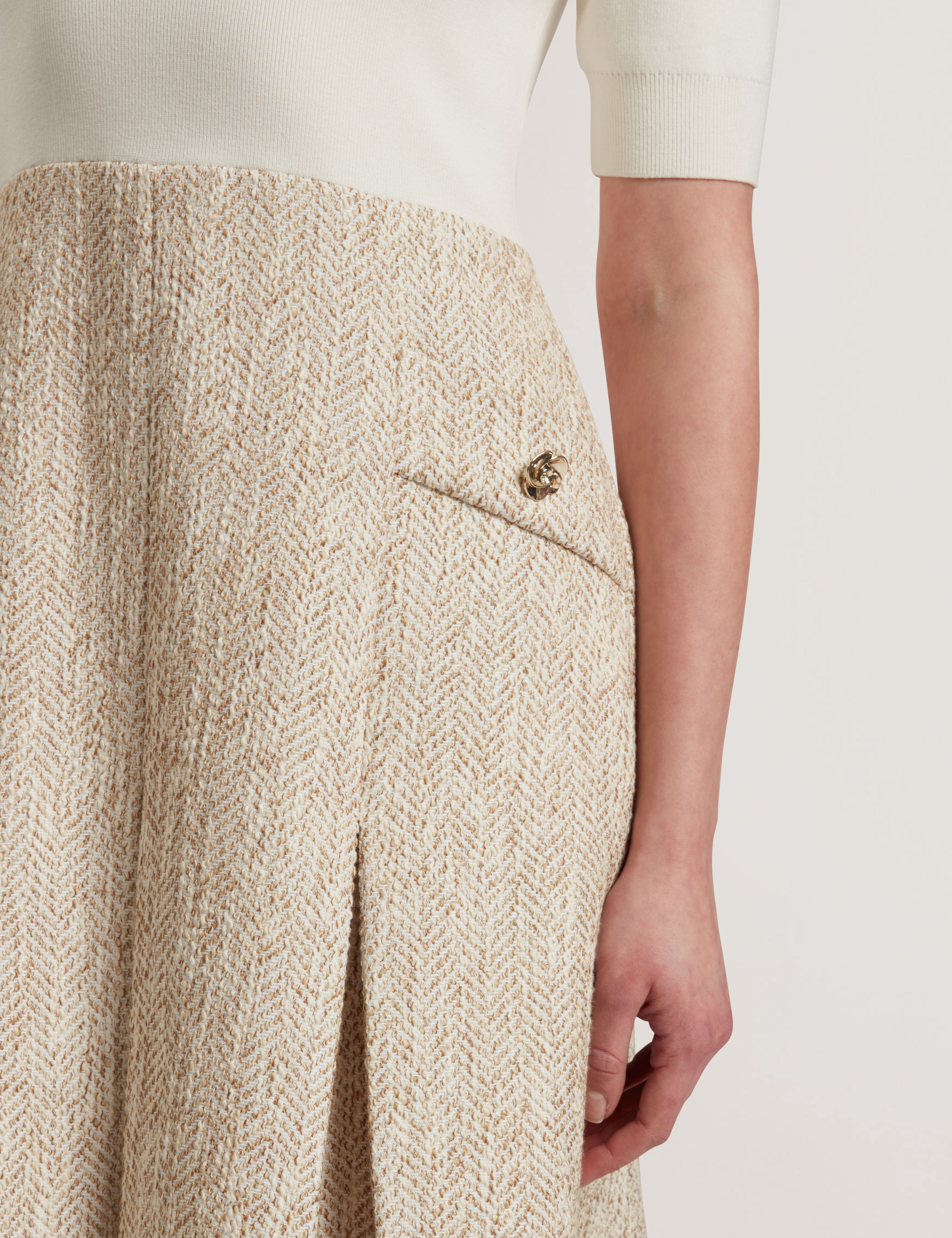 فولباد فستان قصير باللون العاجي