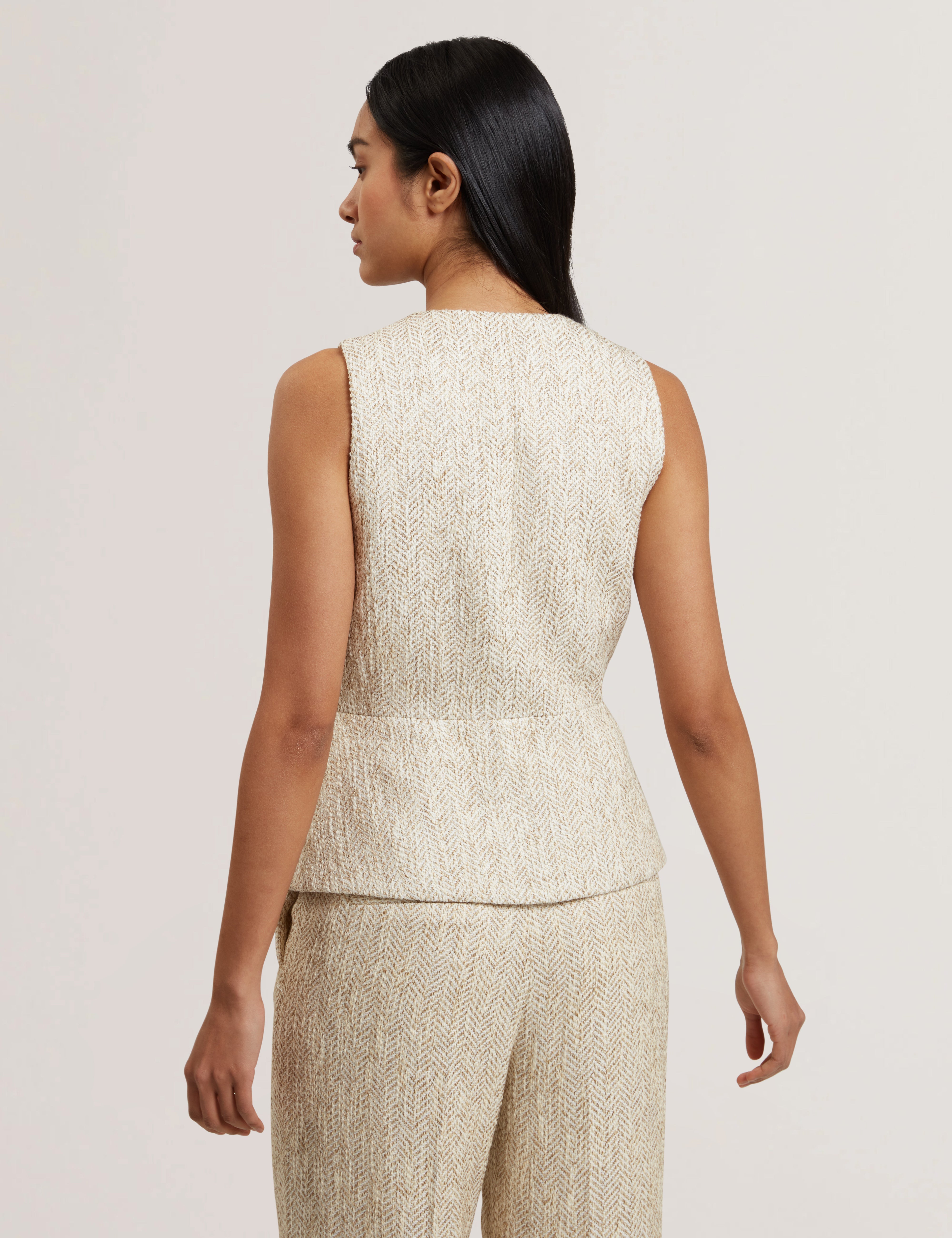 فولباو سترة بدون أكمام لون عاجي